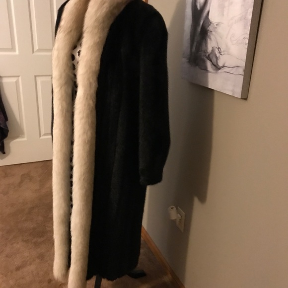 Full length mink coat - Picture 4 of 5